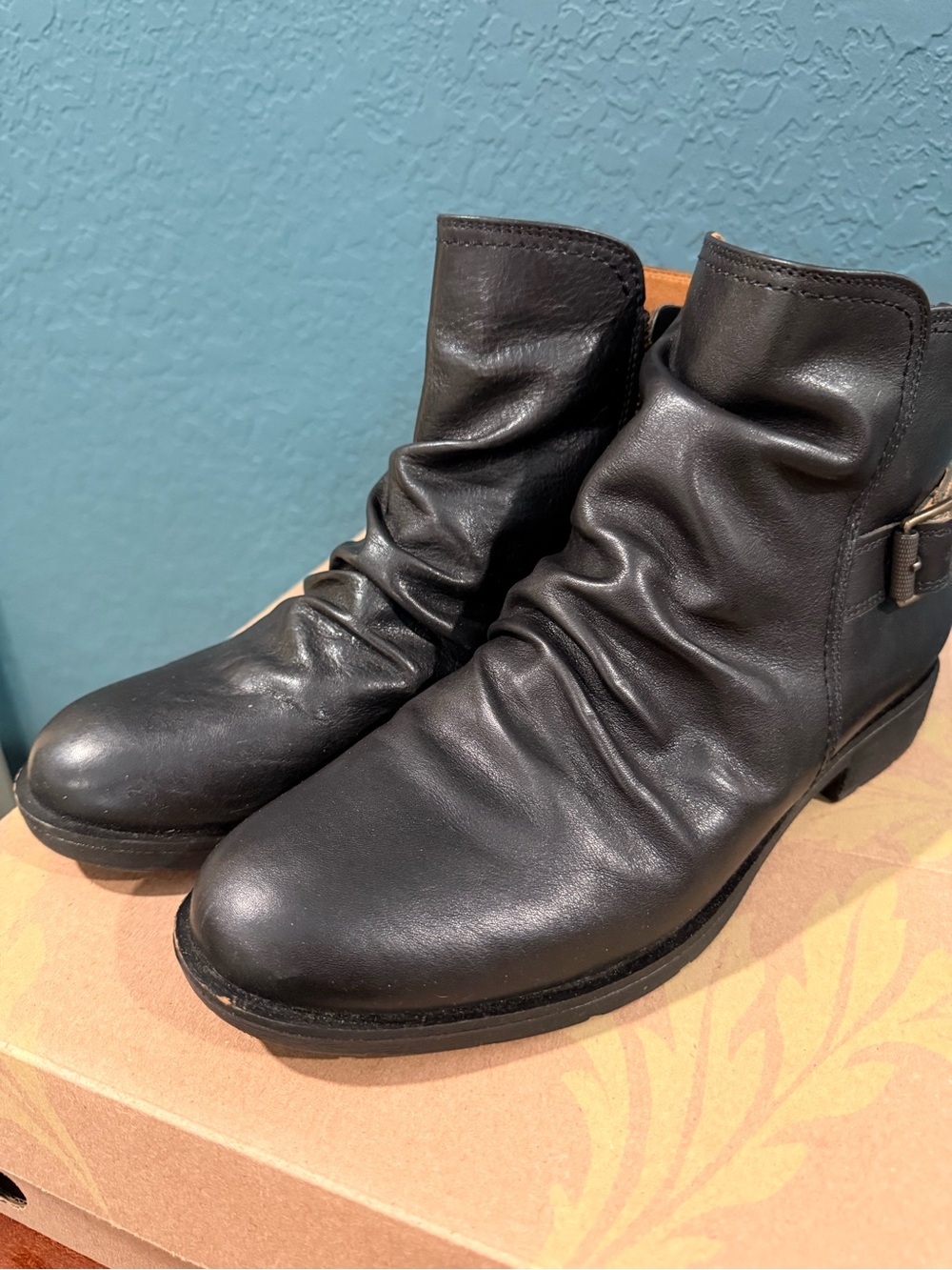 Women’s Sofft Brookdale leather ankle boots